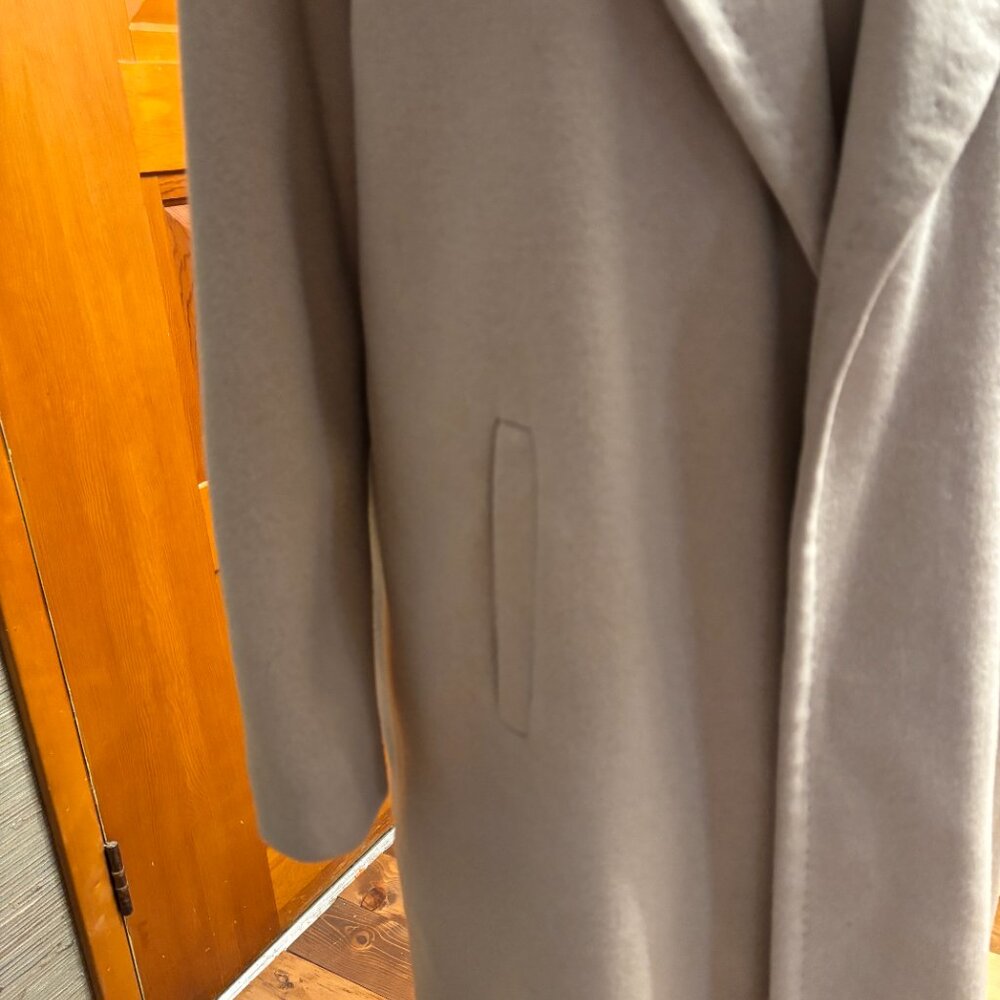 Very Vintage Cashmere Coat - Picture 4 of 8